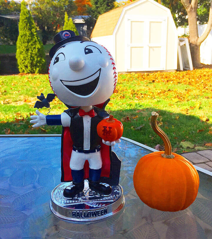 Bobble of the Day “Halloween Mr. Met”